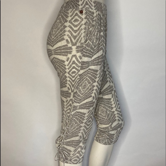 Rip Curl lace up bottoms capris Sz Small - Picture 3 of 8
